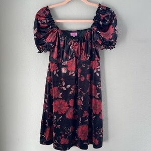 Brand NEW Francesca’s Floral Puff Sleeve Dress